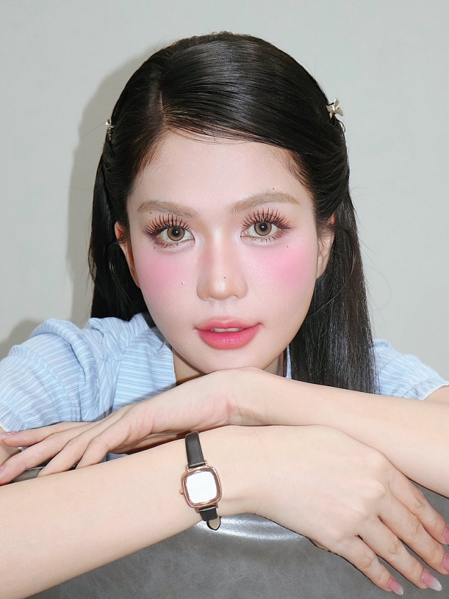 Ngọc Trinh hóa thiếu nữ ngoan hiền, nhan sắc U40 khiến ai nấy ngỡ ngàng