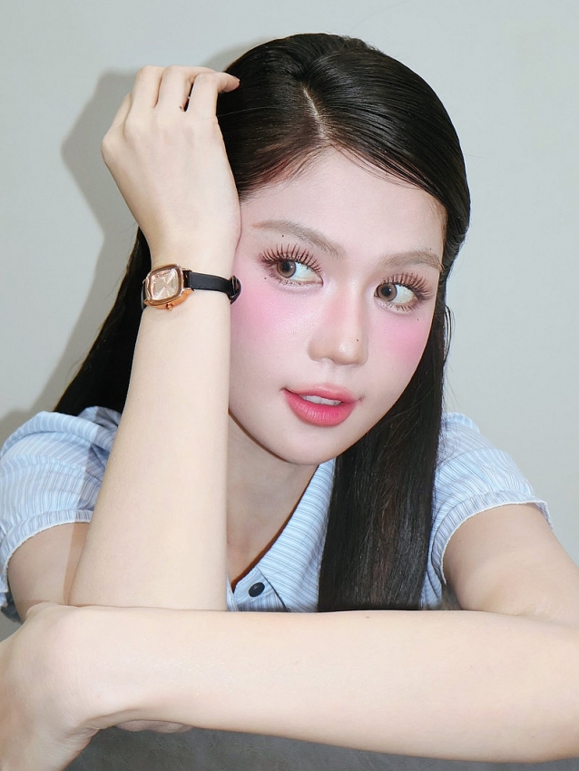 Ngọc Trinh hóa thiếu nữ ngoan hiền, nhan sắc U40 khiến ai nấy ngỡ ngàng