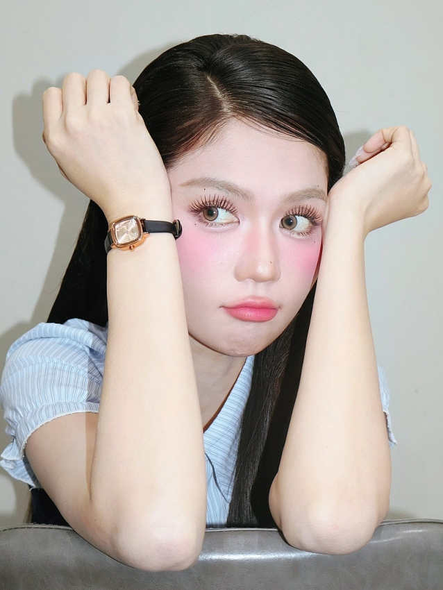 Ngọc Trinh hóa thiếu nữ ngoan hiền, nhan sắc U40 khiến ai nấy ngỡ ngàng