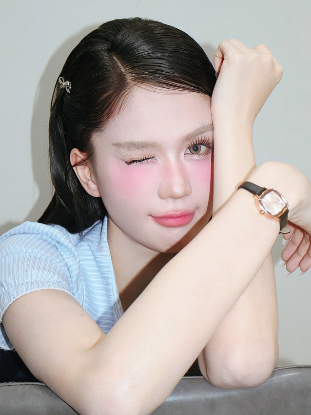 Ngọc Trinh hóa thiếu nữ ngoan hiền, nhan sắc U40 khiến ai nấy ngỡ ngàng