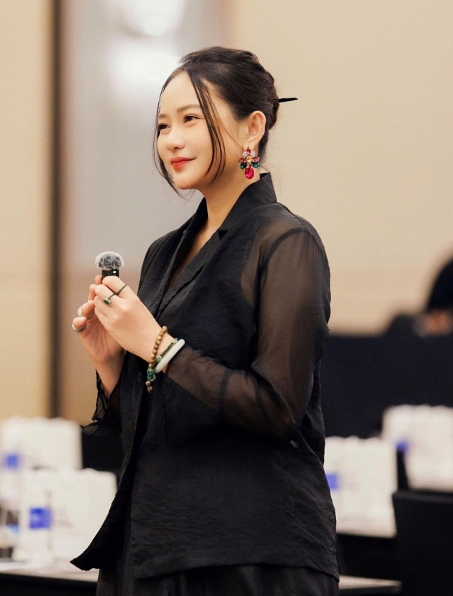 Nhan sắc Phan Như Thảo thay đổi thế nào sau 10 năm bên đại gia Đức An? Nhan sắc Phan Như Thảo thay đổi thế nào sau 10 năm bên đại gia Đức An?
