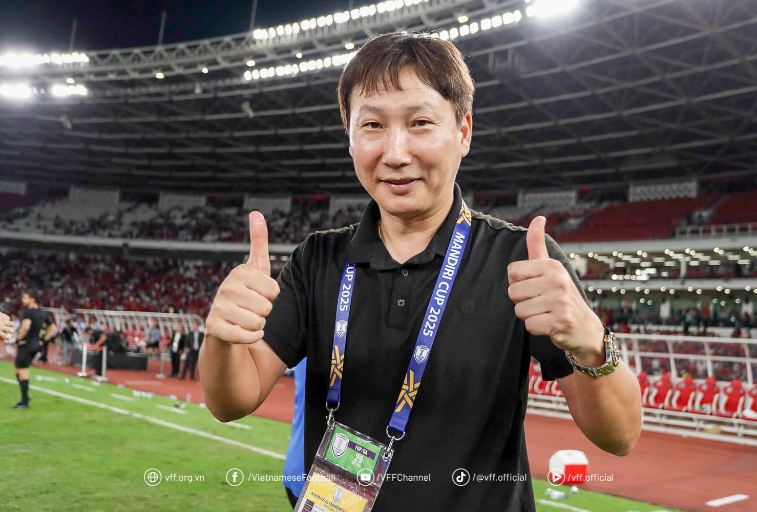 Ngả mũ trước tài năng của HLV Kim Sang Sik