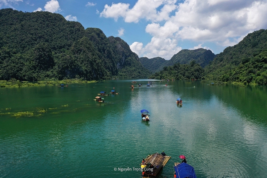 Đồng Lâm mùa nước nổi đẹp như tranh, điểm đến dã ngoại lý tưởng gần Hà Nội