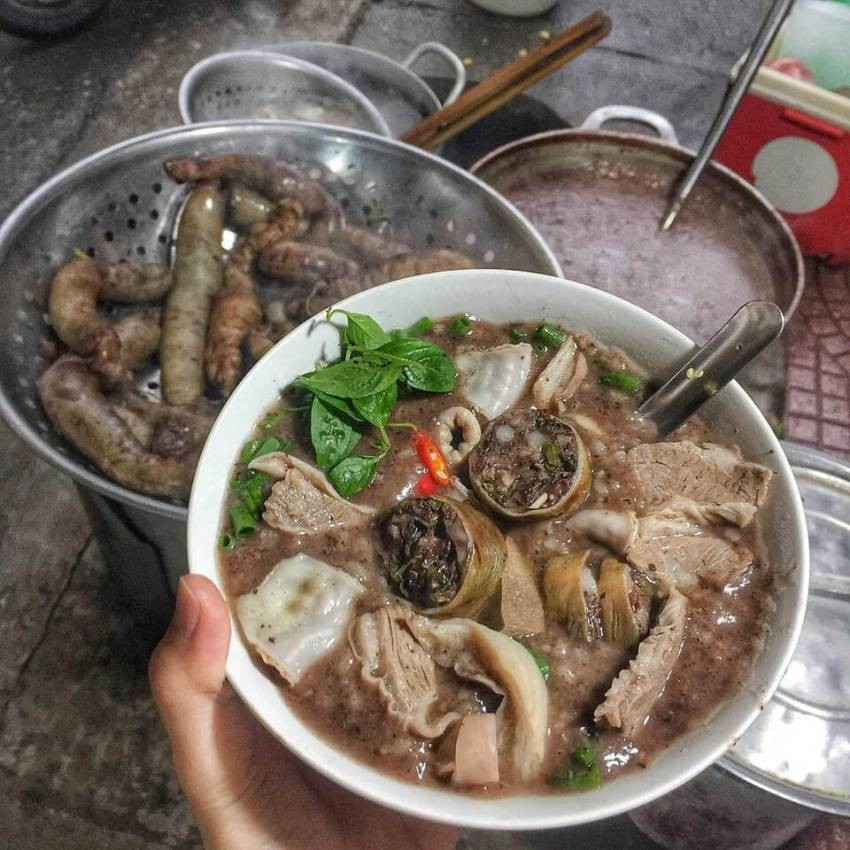“Ăn sập” Hải Phòng với loạt món vặt ngon, rẻ khiến giới trẻ mê không lối về