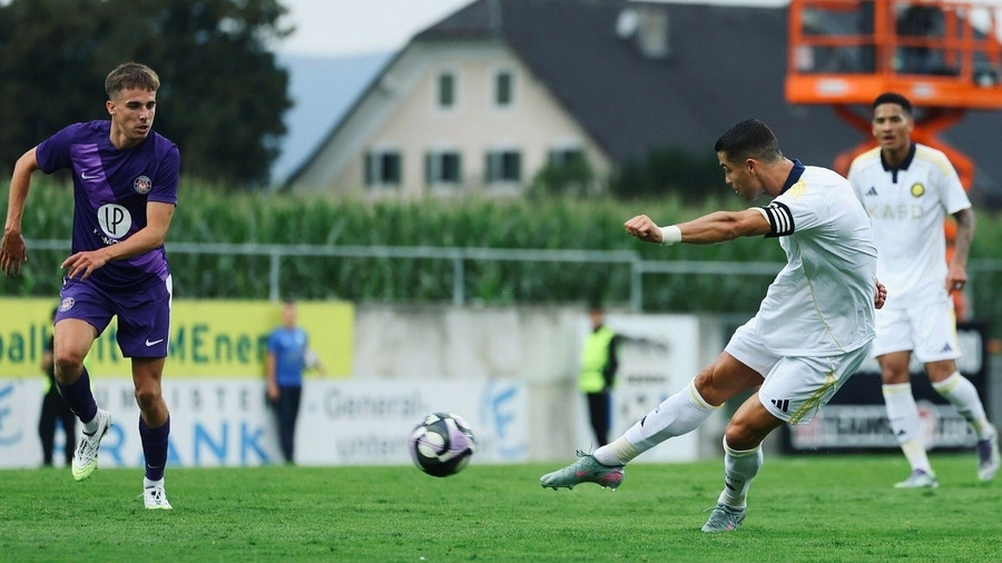 Ronaldo giúp Al Nassr ngược dòng hạ câu lạc bộ Pháp