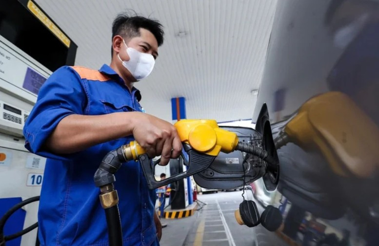 Giá xăng bật tăng sau hai phiên giảm liên tiếp