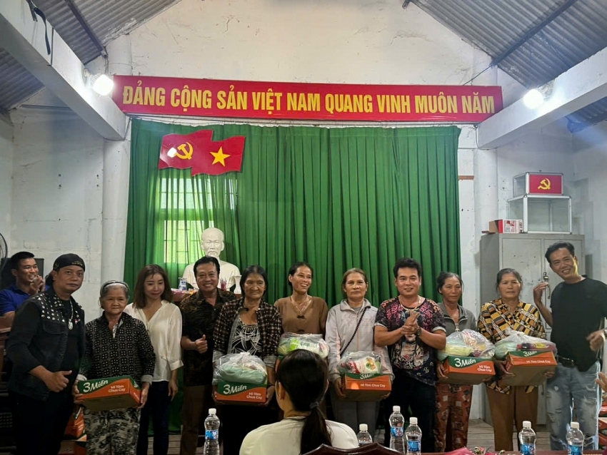 Trao yêu thương, lan tỏa trách nhiệm cộng đồng, chung tay chăm lo người dân có hoàn cảnh khó khăn tại Buôn Đôn