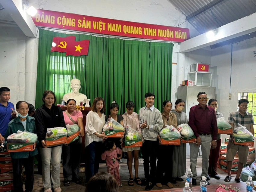 Trao yêu thương, lan tỏa trách nhiệm cộng đồng, chung tay chăm lo người dân có hoàn cảnh khó khăn tại Buôn Đôn