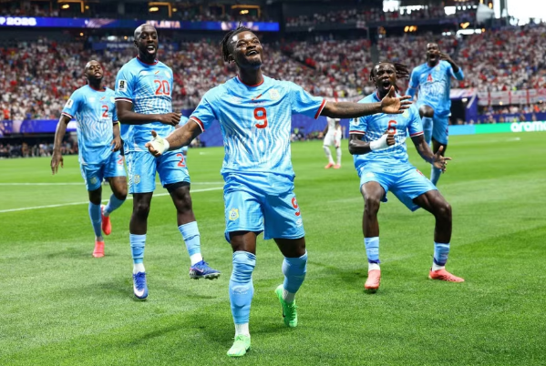 Harry Kane giúp tuyển Anh thoát cú sốc mang tên Congo