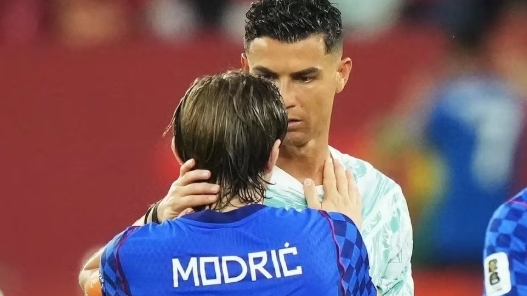 Ronaldo nói gì với Modric sau trận Bồ Đào Nha hạ Croatia?
