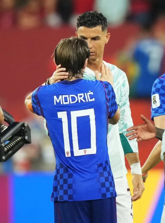 Ronaldo nói gì với Modric sau trận Bồ Đào Nha hạ Croatia?