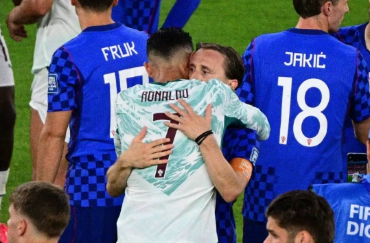 Ronaldo nói gì với Modric sau trận Bồ Đào Nha hạ Croatia?