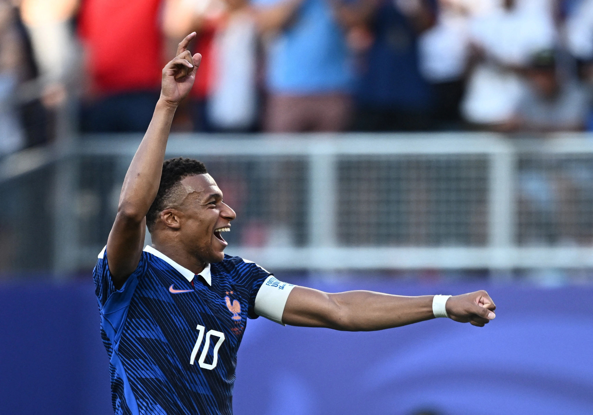 Kylian Mbappe và nụ cười ngạo nghễ trước 'bẫy' tâm lý của Paraguay tại World Cup 2026