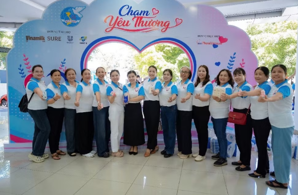 Từ Ngày Gia đình Việt Nam, Vinamilk Sure lan tỏa thông điệp sống khỏe chủ động