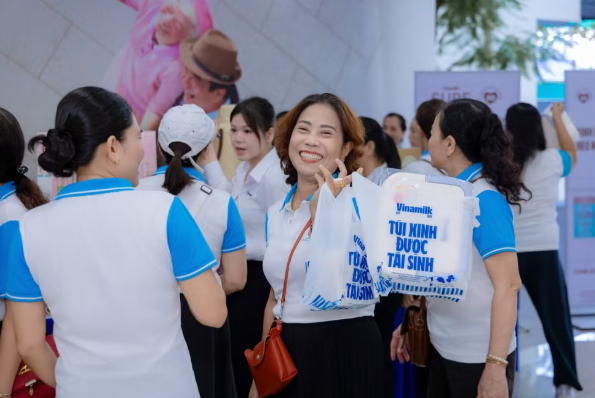 Từ Ngày Gia đình Việt Nam, Vinamilk Sure lan tỏa thông điệp sống khỏe chủ động