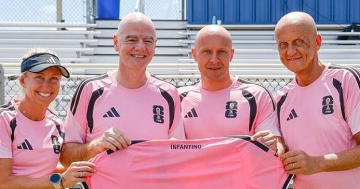 Gianni Infantino đáp trả ông Trump: FIFA bảo vệ trọng tài...