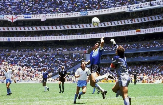 ‘Luật ngầm’ khiến trọng tài Anh tránh Argentina