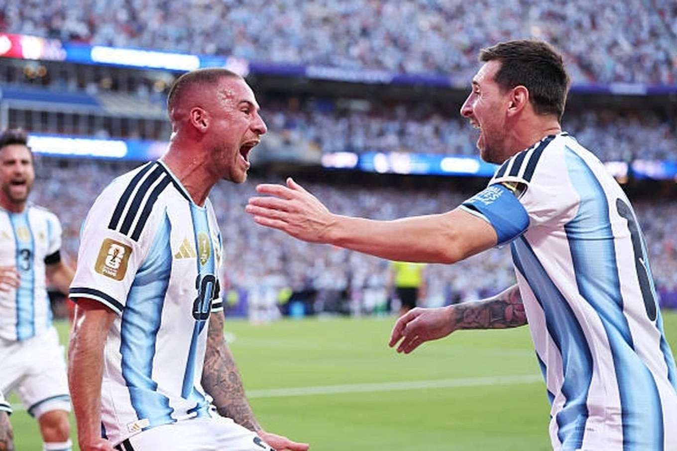 Argentina vất vả vào bán kết