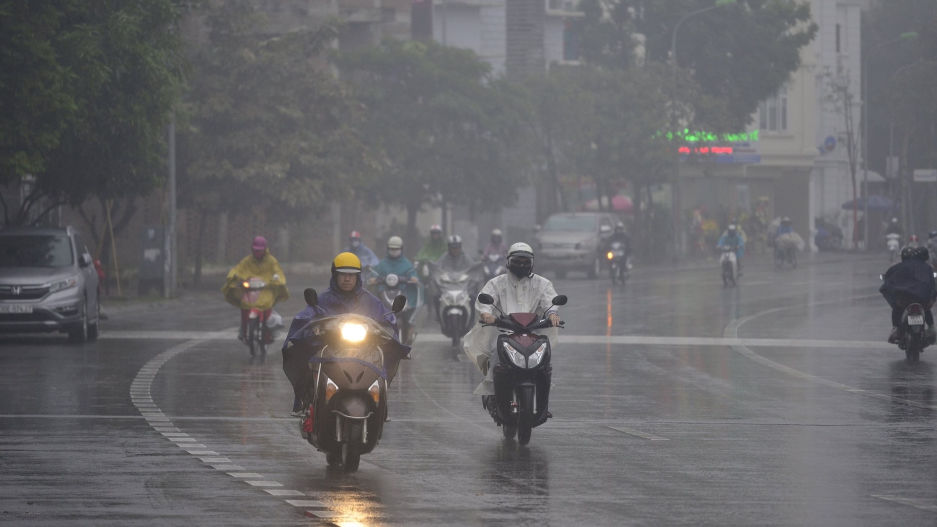 Dự báo thời tiết đêm nay và ngày mai 14/7: Hà Nội và các khu vực trên cả nước