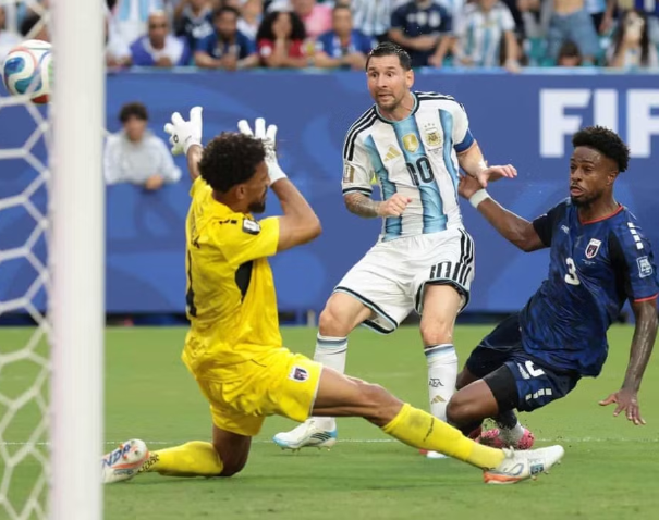 Messi sáng cửa đoạt Quả bóng Vàng thứ 9