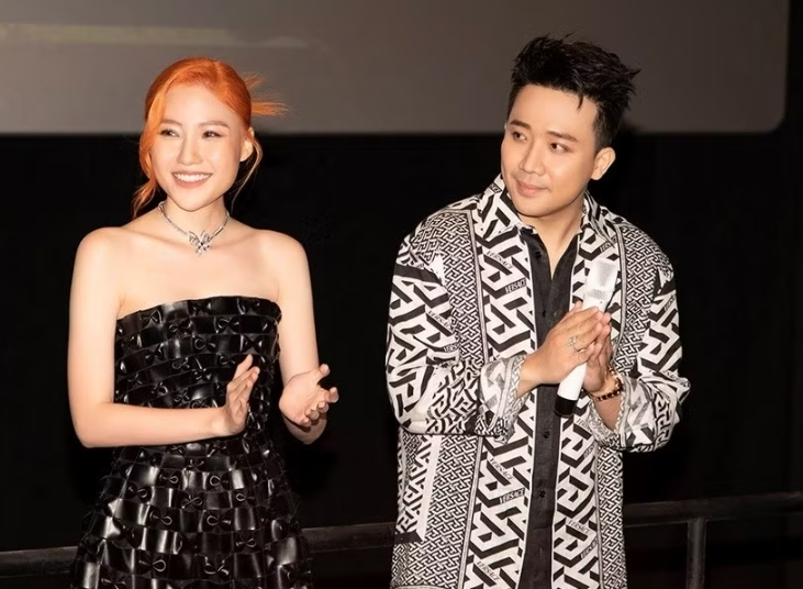 Uyển Ân thay đổi ra sao sau khi nối gót anh trai vào showbiz Việt? Uyển Ân thay đổi ra sao sau khi nối gót anh trai vào showbiz Việt?
