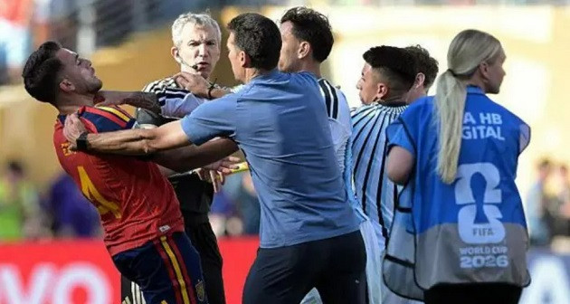 Hậu chung kết World Cup 2026: Argentina đối diện án phạt nặng, Messi trải lòng sau thất bại Hậu chung kết World Cup 2026: Argentina đối diện án phạt nặng, Messi trải lòng sau thất bại