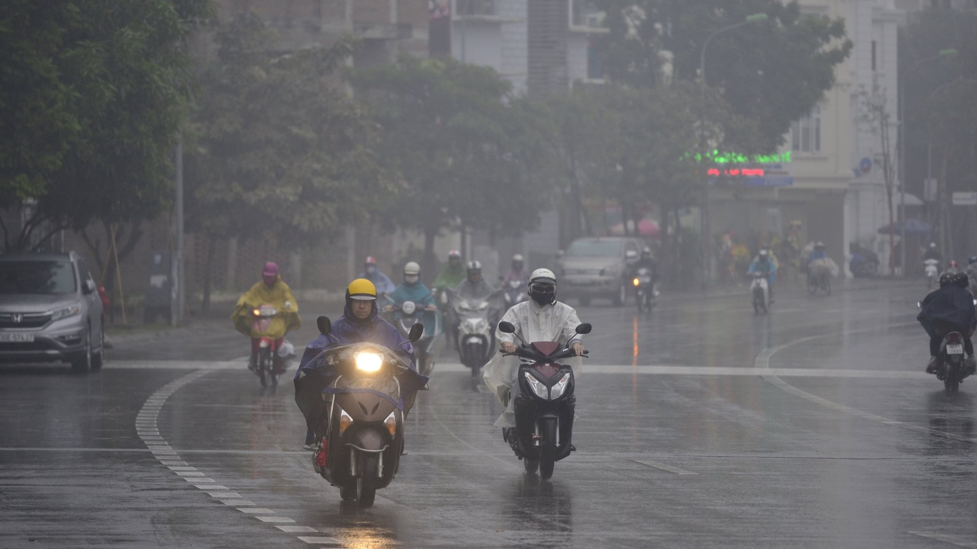 Dự báo thời tiết đêm nay và ngày mai 26/7: Hà Nội và các khu vực trên cả nước