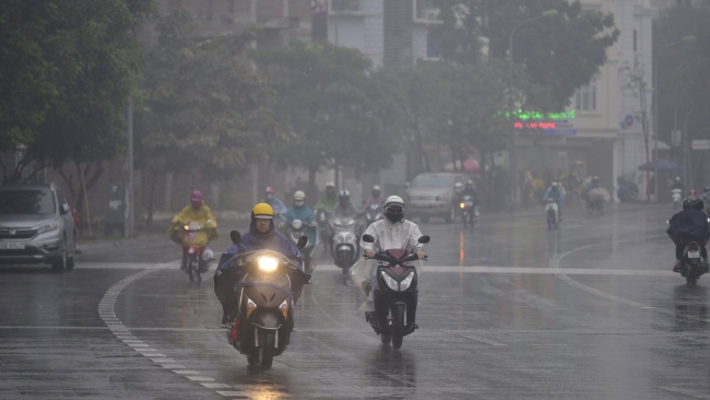 Dự báo thời tiết đêm nay và ngày mai 26/7: Hà Nội và các khu vực trên cả nước