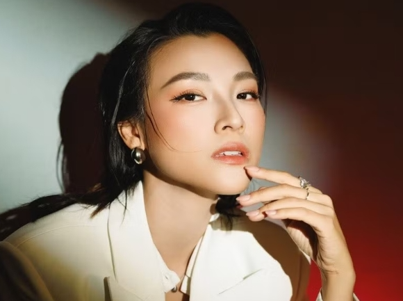 Cuộc sống hiện tại của Hoàng Oanh sau 4 năm ly hôn