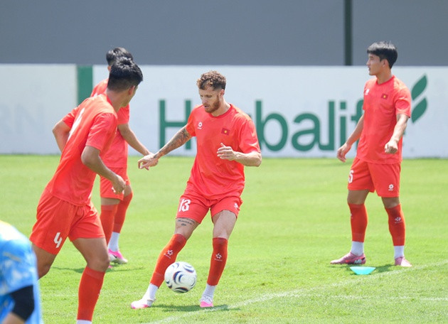 Đội tuyển Việt Nam đấu Singapore: Siêu máy tính dự đoán chiến thắng 3-1 và ngôi đầu bảng