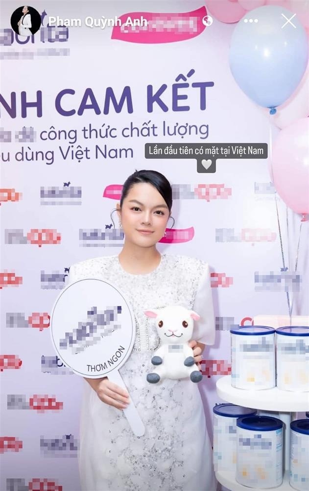 Phạm Quỳnh Anh đi làm sau 3 tuần sinh nở, chưa về dáng nhưng vẫn đẹp hút mắt