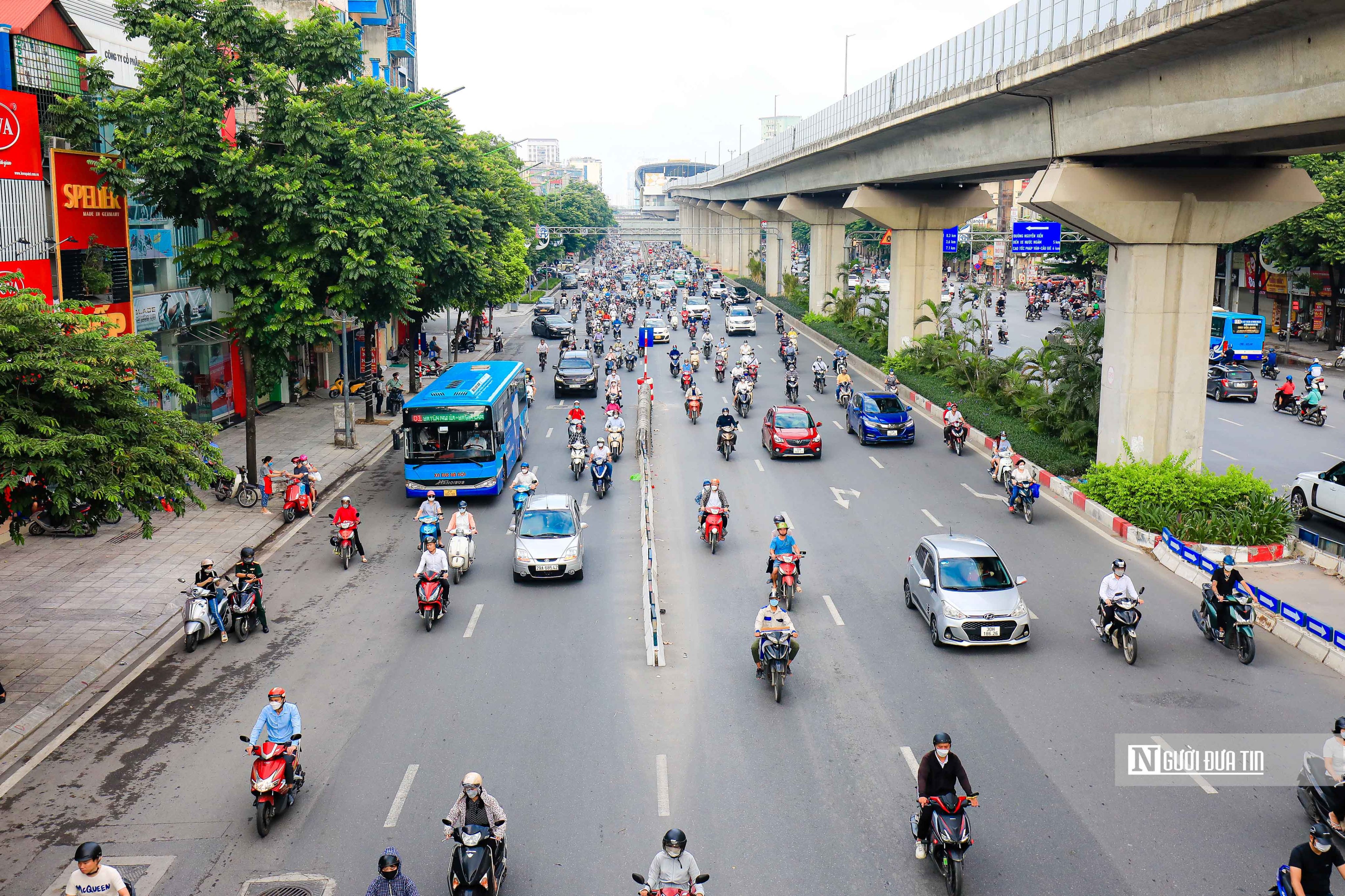 Nhiều phương tiện vẫn "lạc lối" sau 3 ngày phân làn đường Nguyễn Trãi