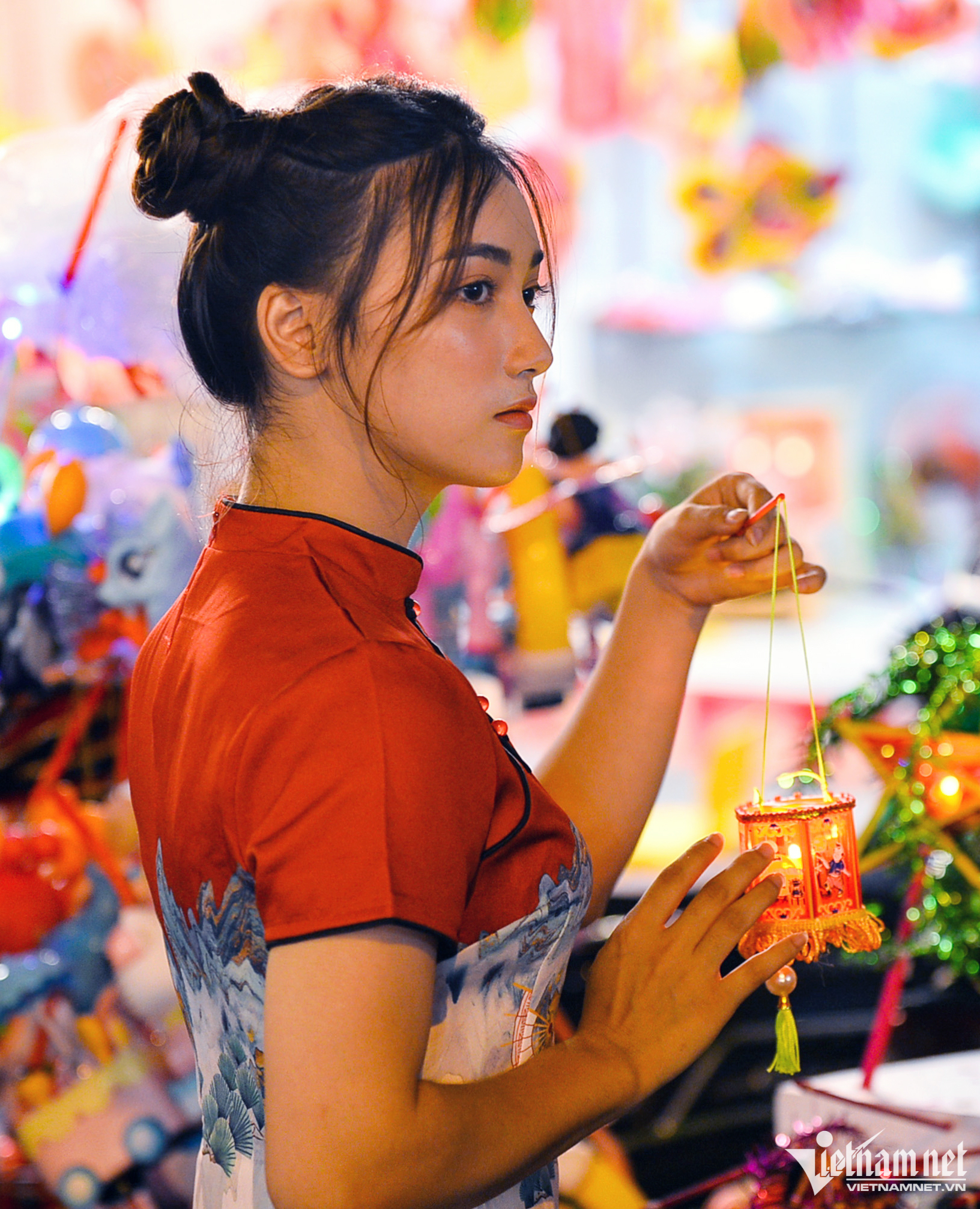 Chợ đồ chơi Trung thu ở Hà Nội tấp nập khách tối cuối tuần Chợ đồ chơi Trung thu ở Hà Nội tấp nập khách tối cuối tuần