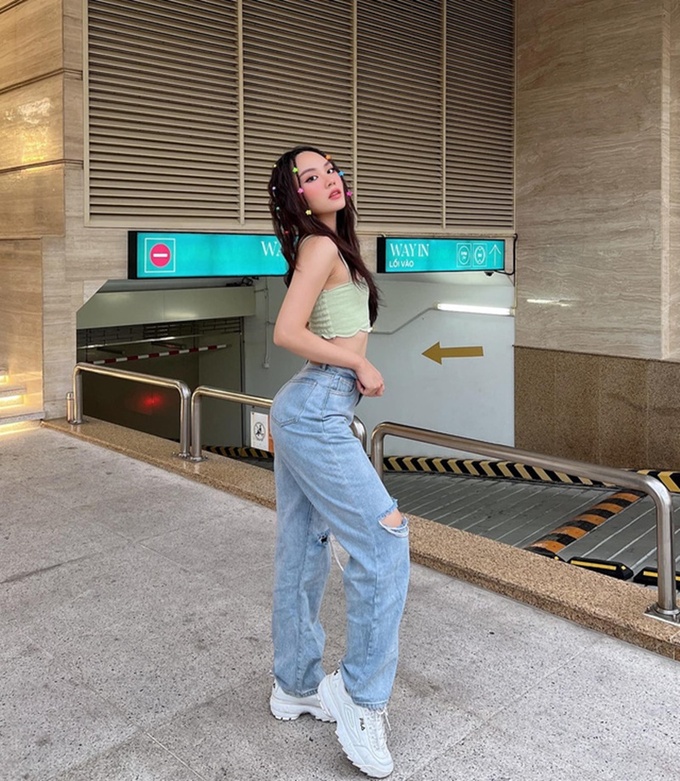 Gu thời trang đời thường trẻ trung, gợi cảm của Tân Hoa hậu Huỳnh Nguyễn Mai Phương Gu thời trang đời thường trẻ trung, gợi cảm của Tân Hoa hậu Huỳnh Nguyễn Mai Phương