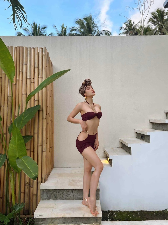 Phương Trinh Jolie đáp trả khi bị chê mặc bikini phản cảm