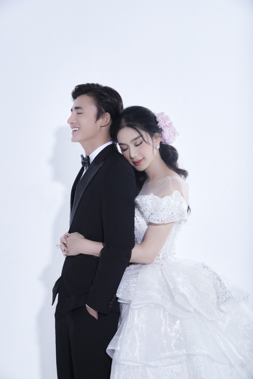Lâm Khánh Chi tung ảnh cưới, nói về mong ước sau tan vỡ hôn nhân