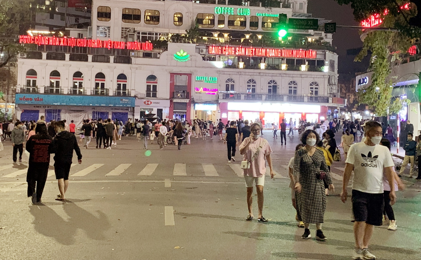 Phát triển du lịch đêm Hà Nội: Cách nào?