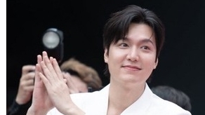 Fan sốc với ngoại hình phát tướng của Lee Min Ho