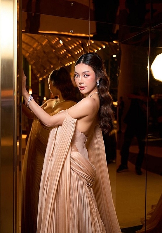 Chân dung thí sinh Miss Grand Vietnam dọa tung bằng chứng bị chèn ép
