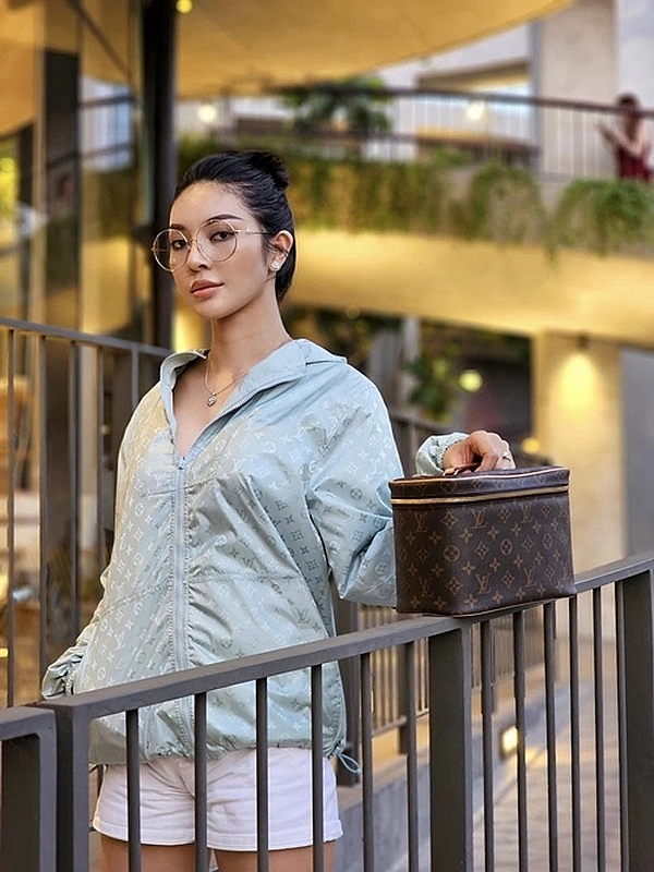 Chân dung thí sinh Miss Grand Vietnam dọa tung bằng chứng bị chèn ép