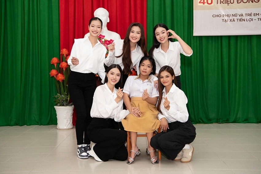 Hoa hậu Võ Lê Quế Anh sau một tuần đăng quang gây tranh cãi Hoa hậu Võ Lê Quế Anh sau một tuần đăng quang gây tranh cãi