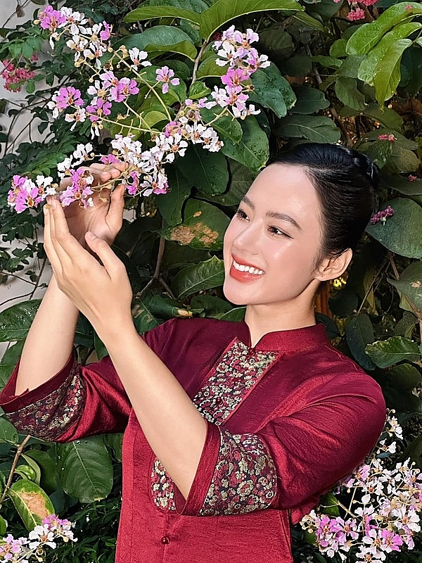 Dàn sao nhí “Mùi ngò gai” ngày ấy - bây giờ ra sao? Dàn sao nhí “Mùi ngò gai” ngày ấy - bây giờ ra sao?