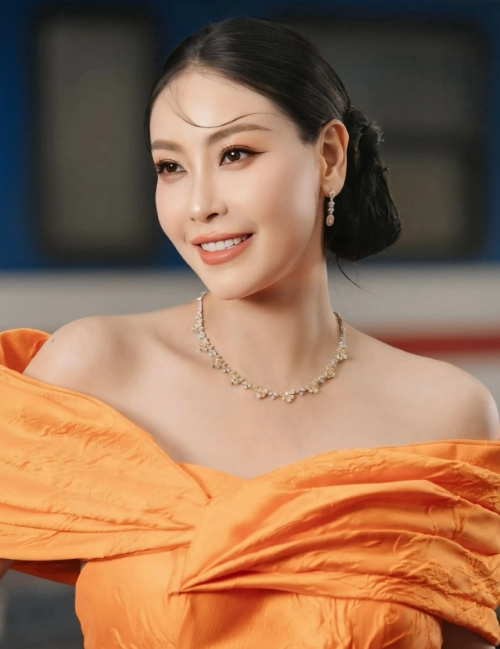 Hoa hậu Hà Kiều Anh trẻ trung, rạng ngời ở tuổi 48 Hoa hậu Hà Kiều Anh trẻ trung, rạng ngời ở tuổi 48