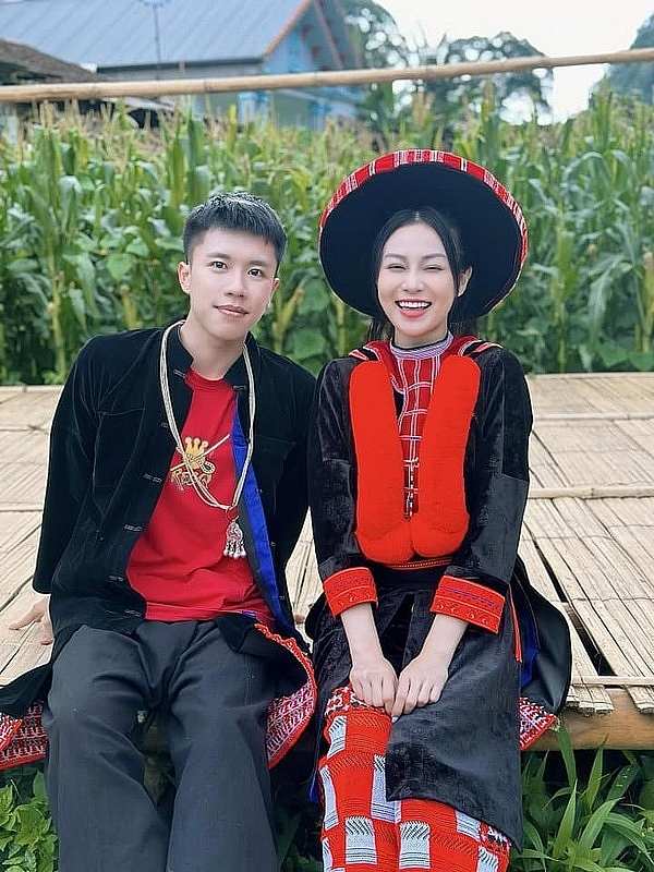 Đọ tài năng dàn diễn viên trẻ phim “Đi giữa trời rực rỡ“ Đọ tài năng dàn diễn viên trẻ phim “Đi giữa trời rực rỡ“