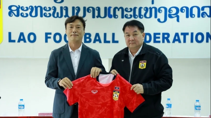 HLV Hàn Quốc thừa nhận bóng đá Lào chưa thể thắng Việt Nam