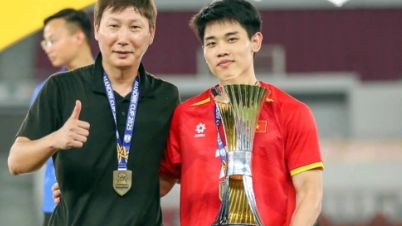 Báo Indonesia ca ngợi chiến tích của HLV Kim Sang Sik