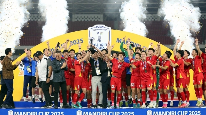 HLV Kim Sang Sik tìm nhân tố mới cho U23 Việt Nam