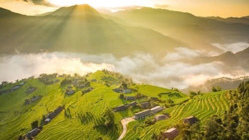 Tháng 8 vi vu đâu cho hợp ví tiền?