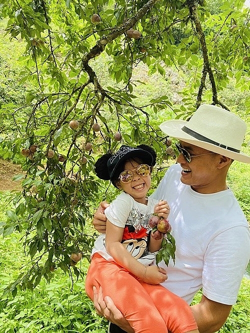 Đời thường của Hồng Đăng bên vợ con Đời thường của Hồng Đăng bên vợ con