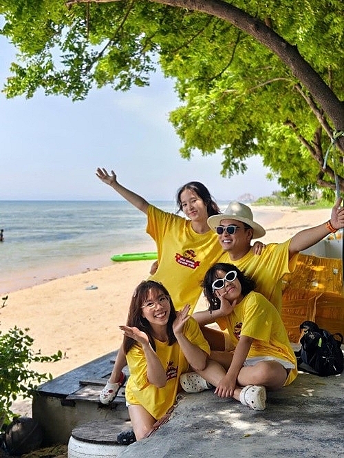 Đời thường của Hồng Đăng bên vợ con Đời thường của Hồng Đăng bên vợ con